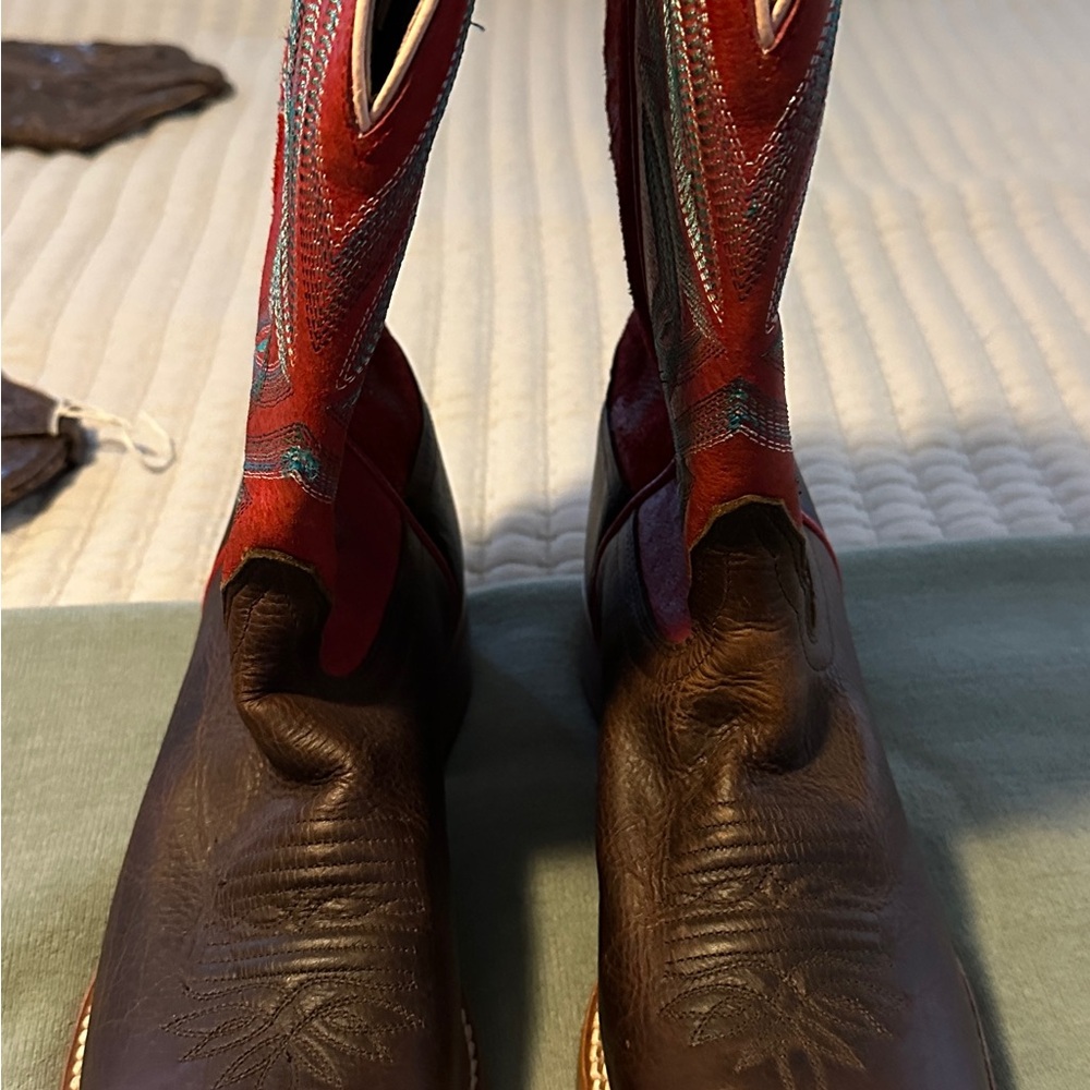 Women’s Red and Brown Cowboy Boots - Picture 2 of 3
